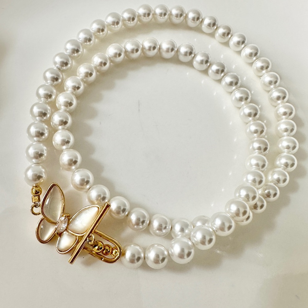 SOLD-High Lust Shell Beads Necklace with Butterfly Clasp elegant Gift for her